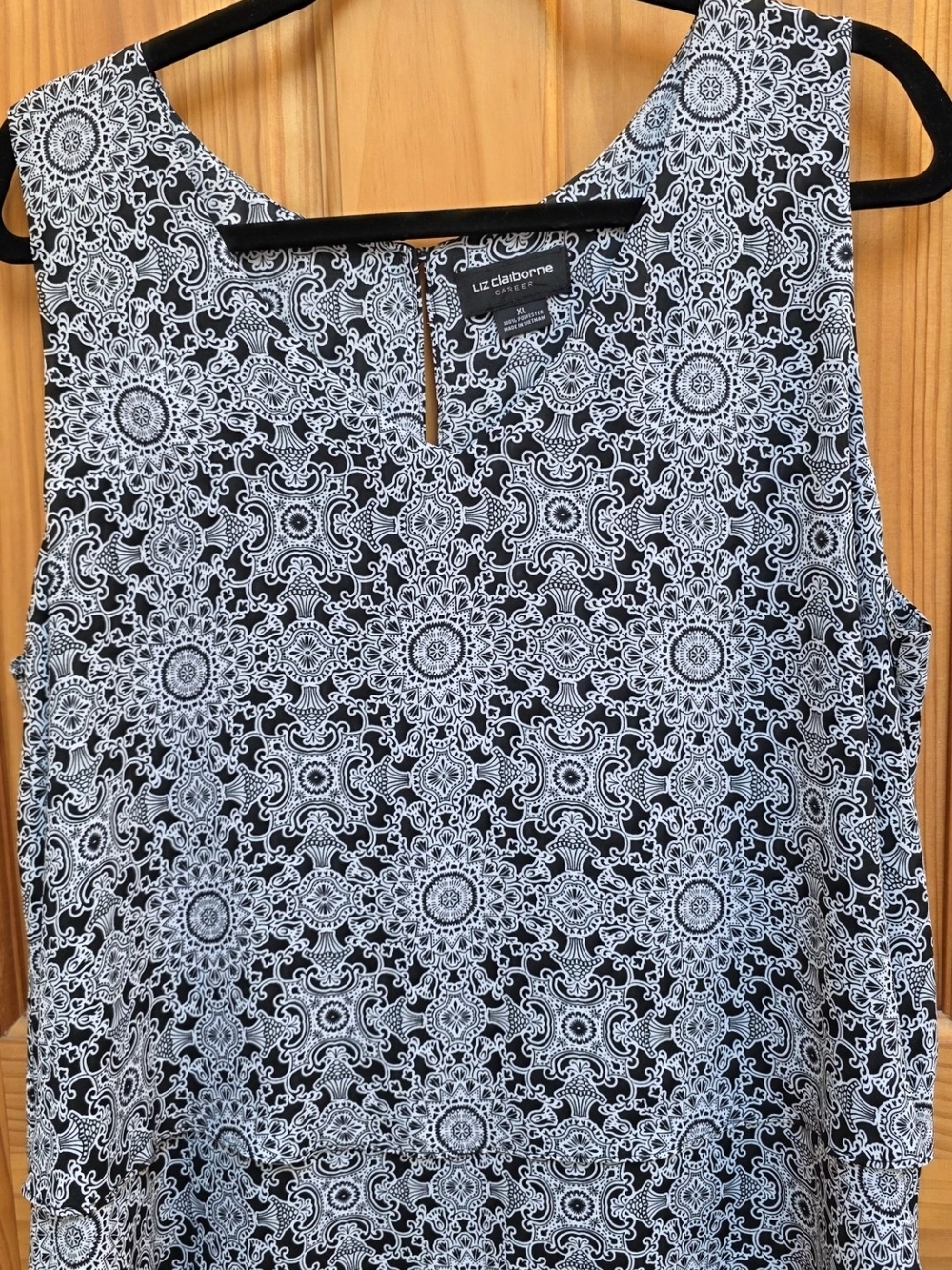 Liz Claiborne Black and White Printed Sleeveless Tank